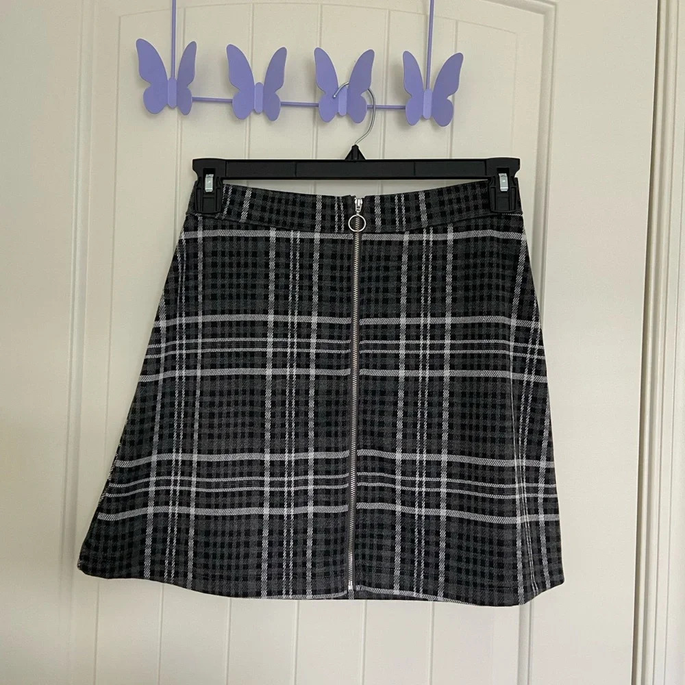 NWT | Ardene women’s plaid zip up miniskirt‎ — medium